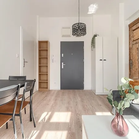 Kamienica Centrum Nr 15 *