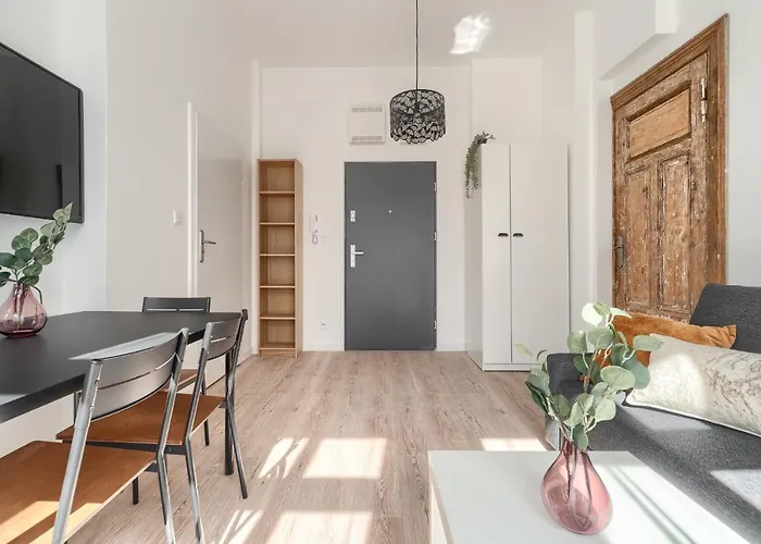 Kamienica Centrum Nr 15 *